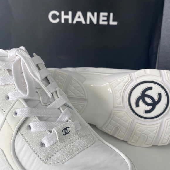 Chanel logo sneakers brand new from the boutique, size 37.5 - Picture 2 of 4